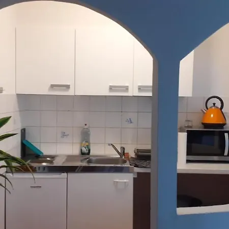 Monteurswohnungen In Zentral Appartamento *